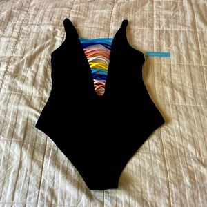 Selling a brand new bathing suit! Never worn! Brand is popvil! Size medium